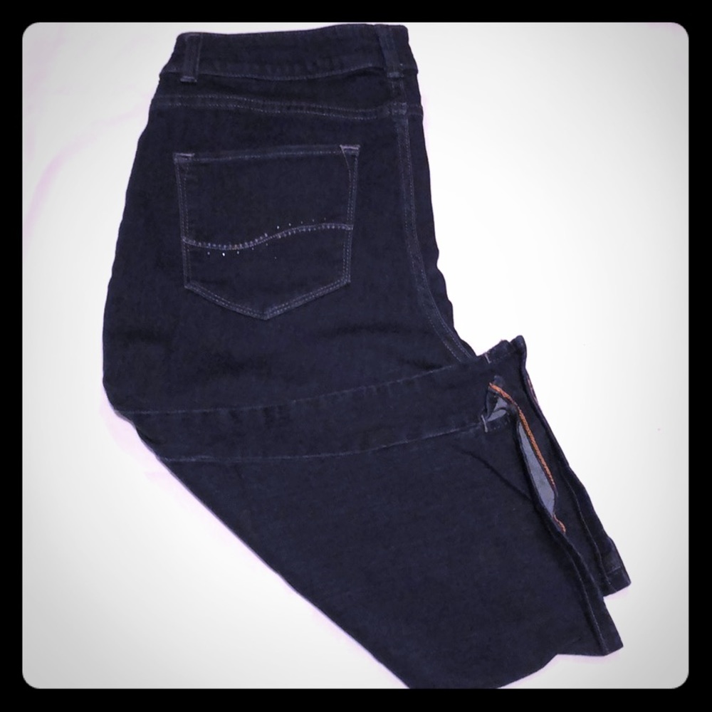 Curvy Fit Capri Jeans